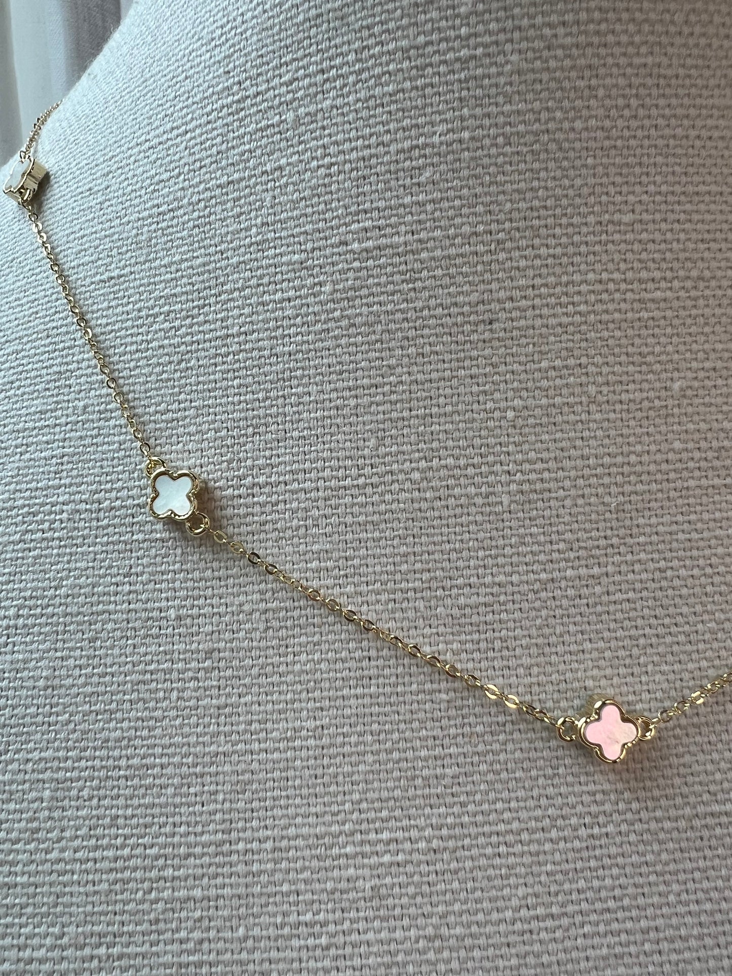 NECKLACE PEARL CLOVER