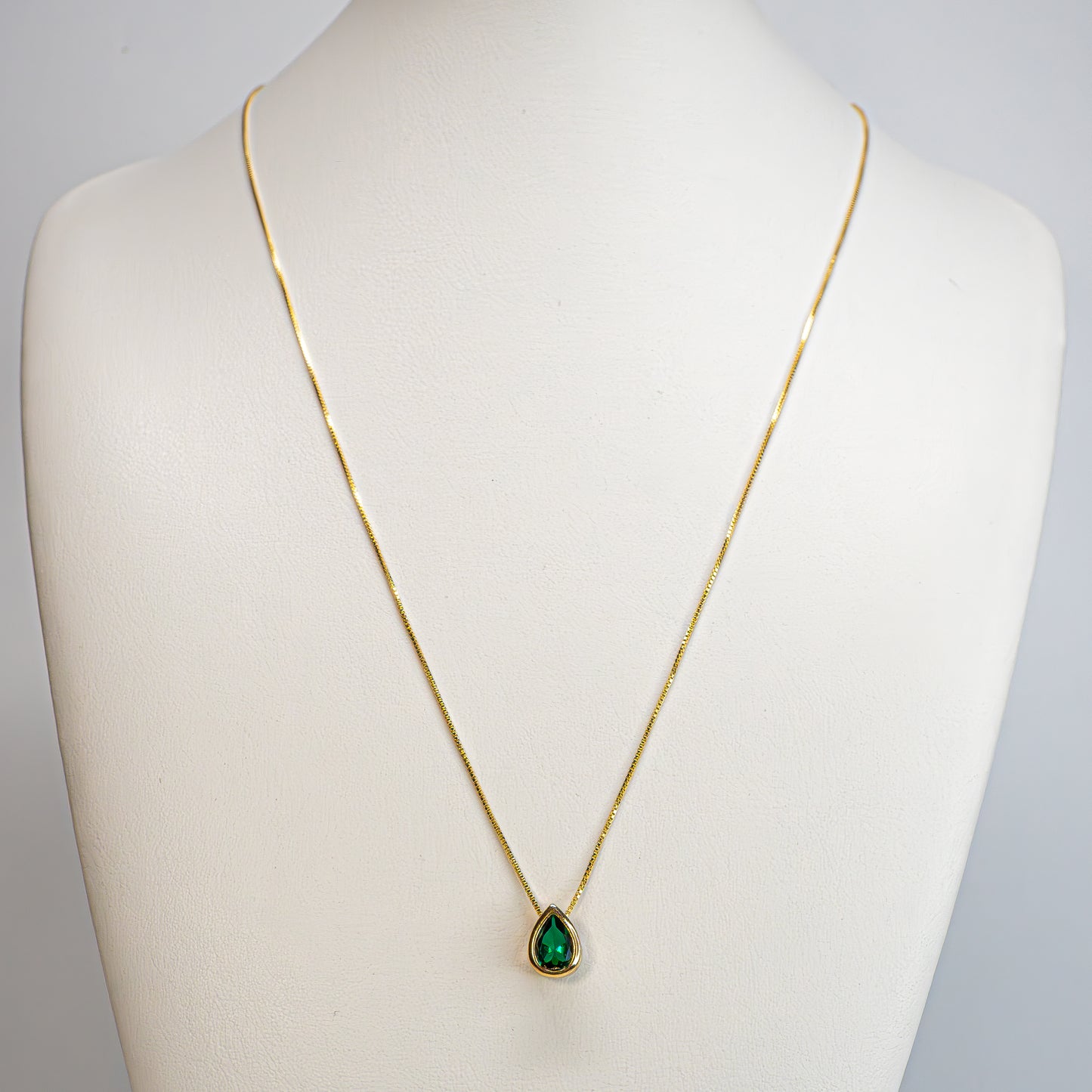 Necklace Emerald Zirconia.